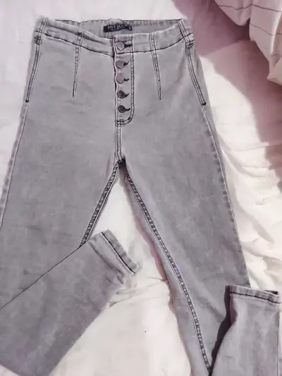 Jeans gris con botones stn talla 42 - miniatura 4