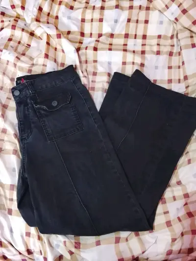 Jeans negros estilo clásico talla 40 - miniatura 1