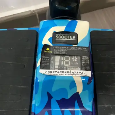 Scuter eléctrico con manilla - miniatura 5
