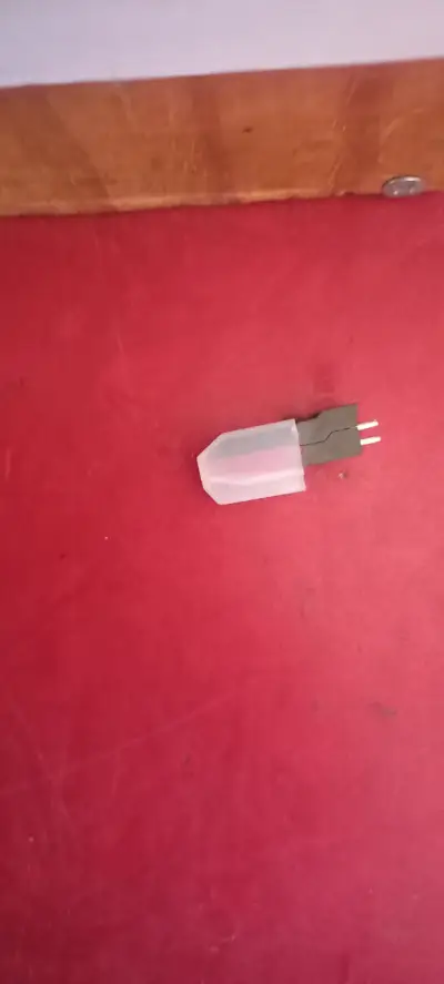 Cápsula generica para tocadiscos - miniatura 1
