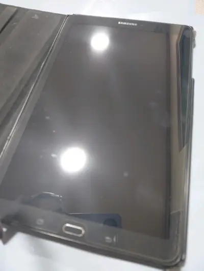 Tablet Samsung en buen estado - miniatura 1