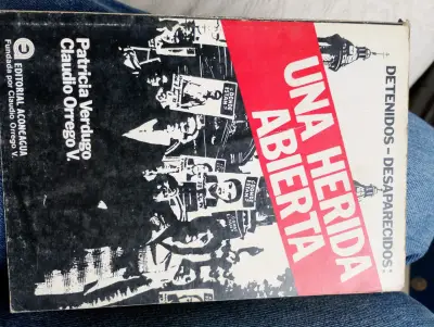 Libro 'Una herida abierta' - miniatura 1