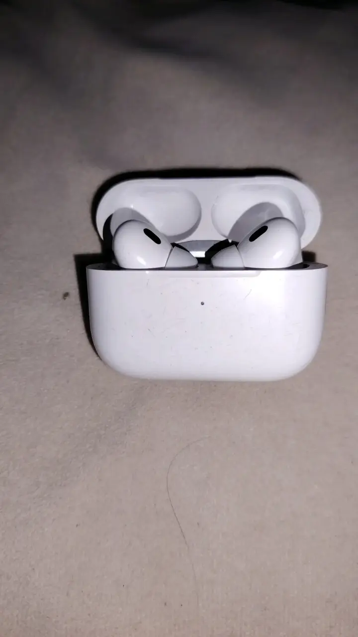 Audífonos Airpods Apple , con su estuche original - 1