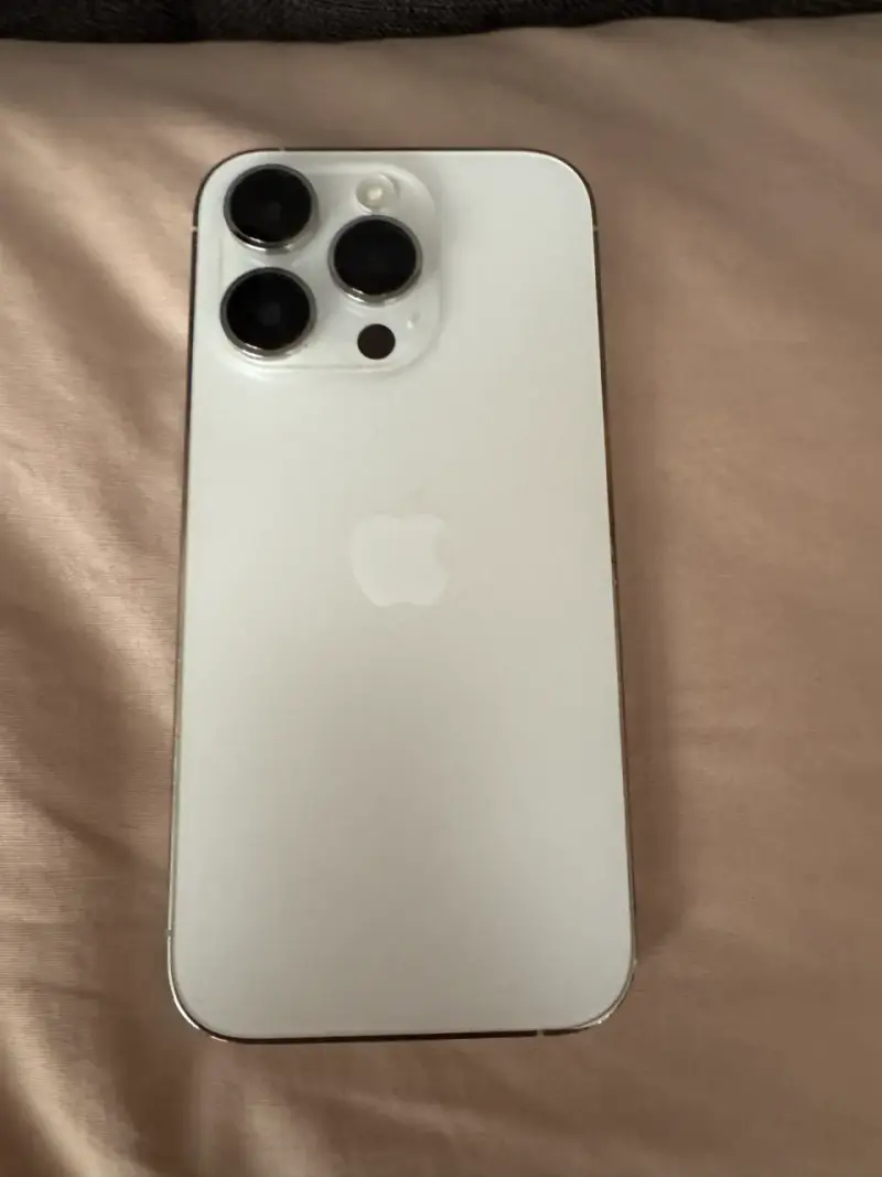 Smartphone blanco IPhone 14 Pro - 1