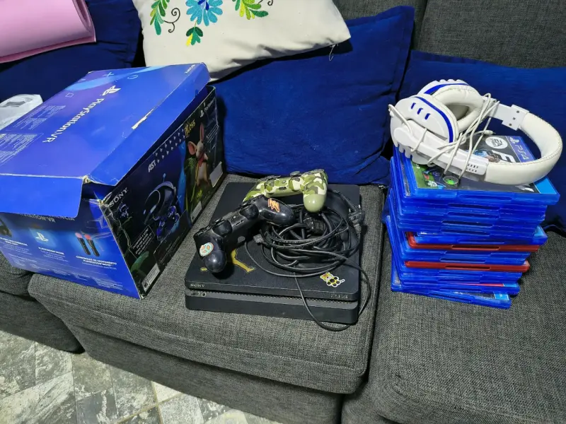 Consola PS4 con juegos y VR - 3