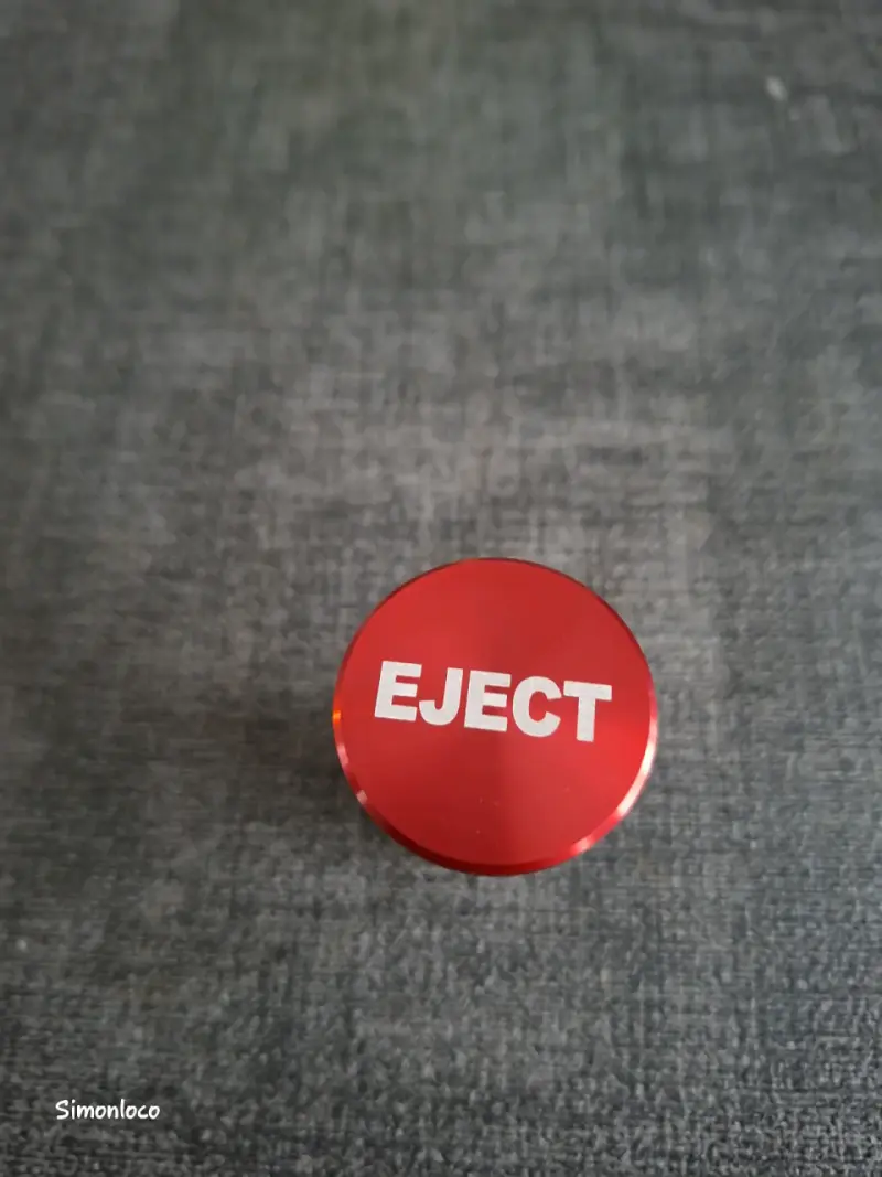 Botón rojo decorativo "EJECT" - 1