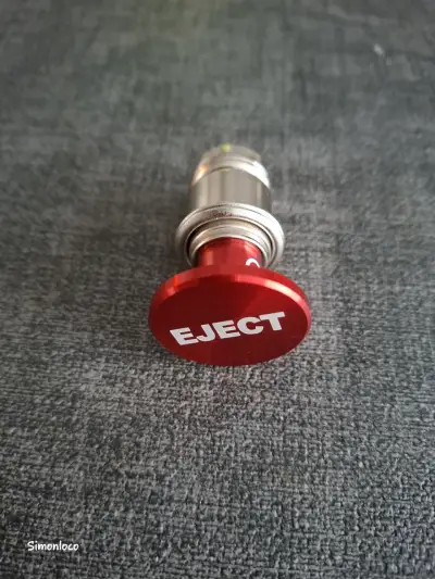 Botón rojo decorativo "EJECT" - miniatura 3