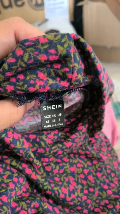 Vestido cuello alto estampado floral - miniatura 3