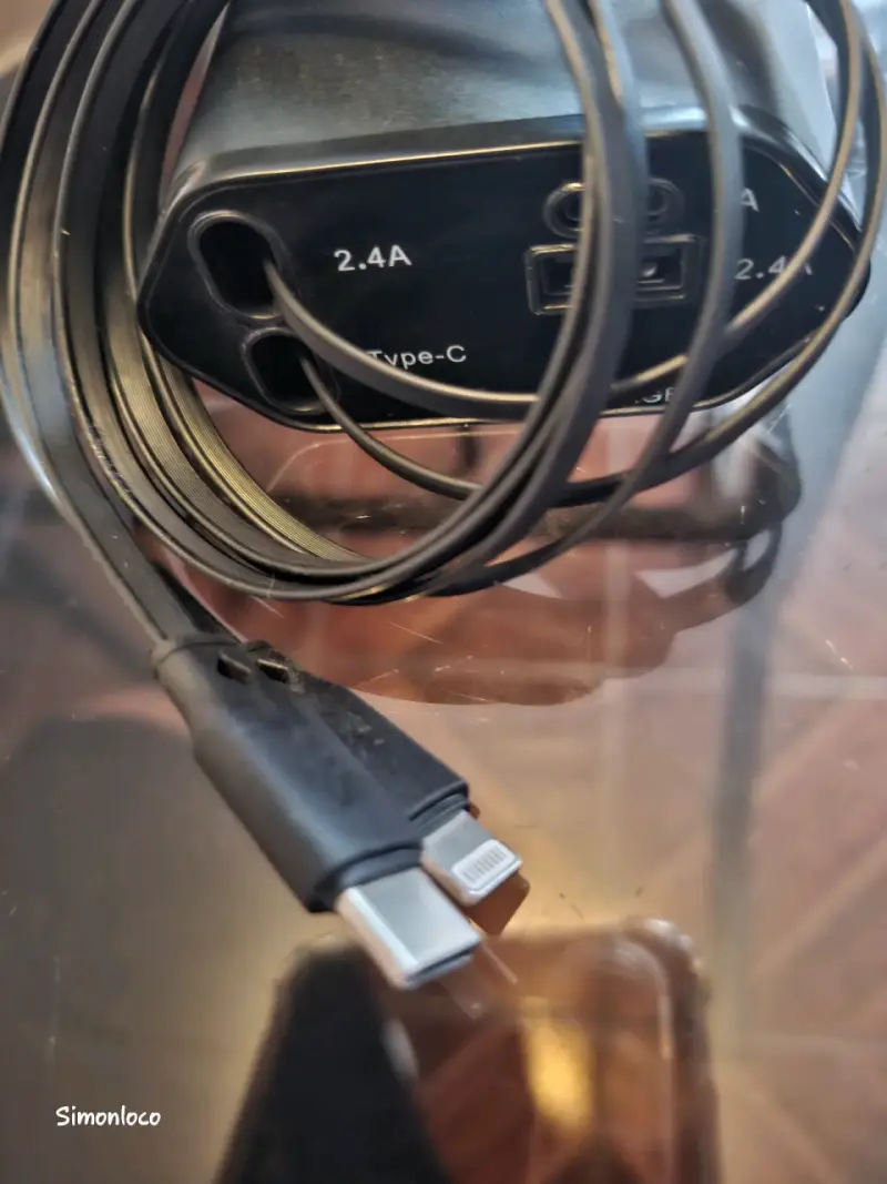 Cargador USB con cable Lightning - 1
