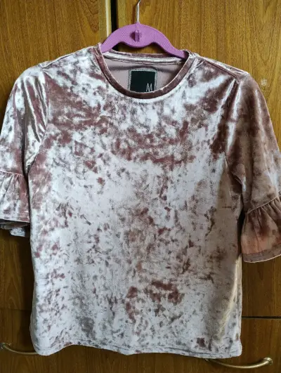 Blusa de terciopelo rosado talla M - miniatura 1