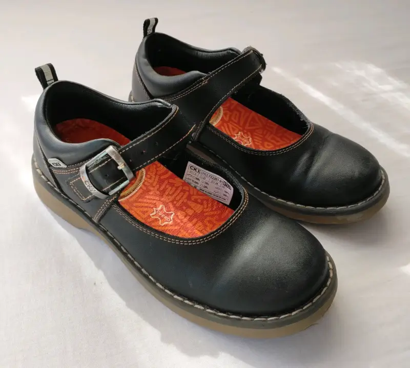 Zapatos escolares negros con hebilla - 3