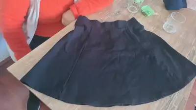Pantys negras diseño de gato+ falda H&M talla S - miniatura 3