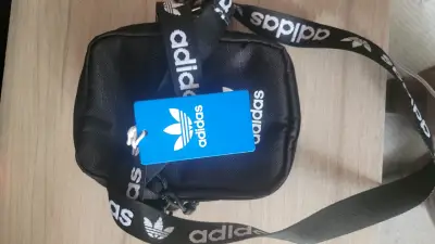 Riñonera Adidas negra nueva - miniatura 1