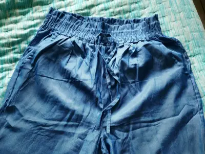 Pantalón azul cómodo - miniatura 1