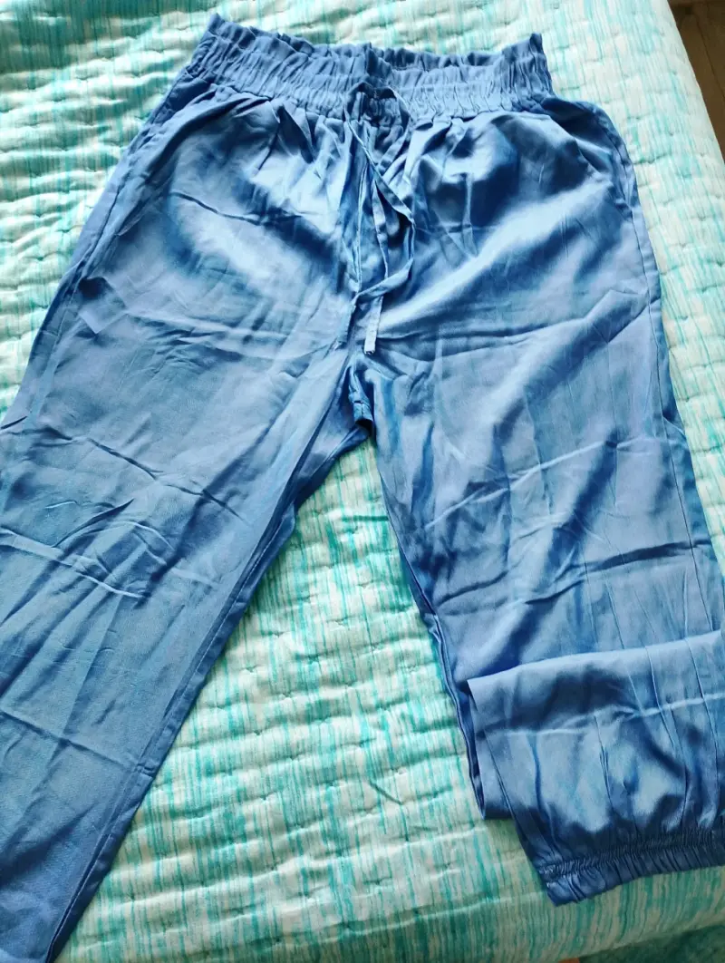 Pantalón azul cómodo - 2