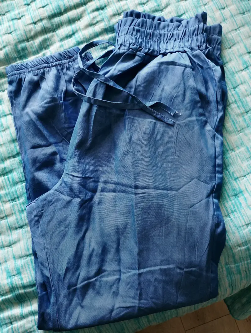 Pantalón azul cómodo - 3