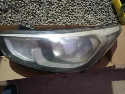 Farol delantero de auto - miniatura 1