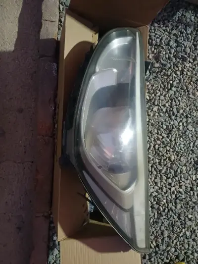 Farol delantero de auto - miniatura 3