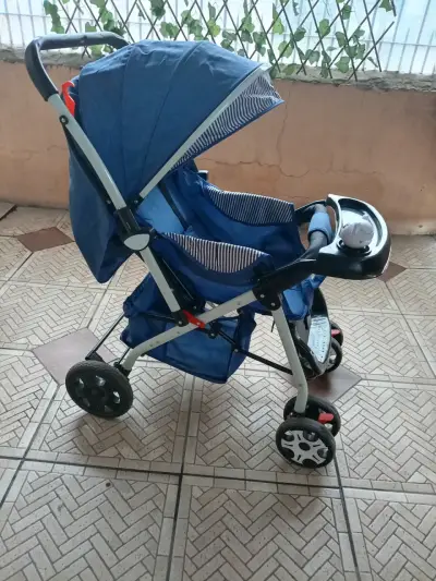 Coche de bebé azul - miniatura 1