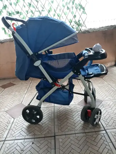 Coche de bebé azul - miniatura 2