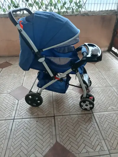 Coche de bebé azul - miniatura 4