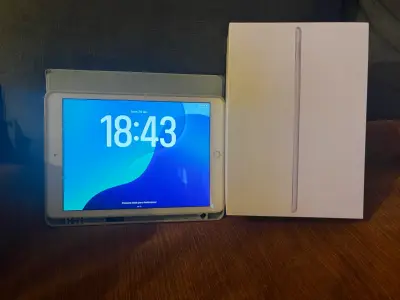 iPad con caja original - miniatura 1