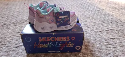 Zapatillas Skechers Niñas Heart Lights - miniatura 1