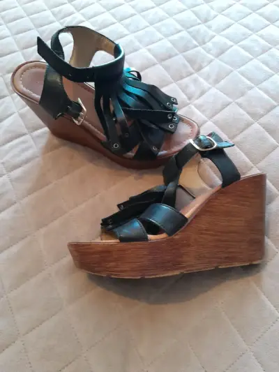 Sandalias negras con flecos - miniatura 3