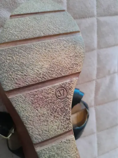 Sandalias negras con flecos - miniatura 4