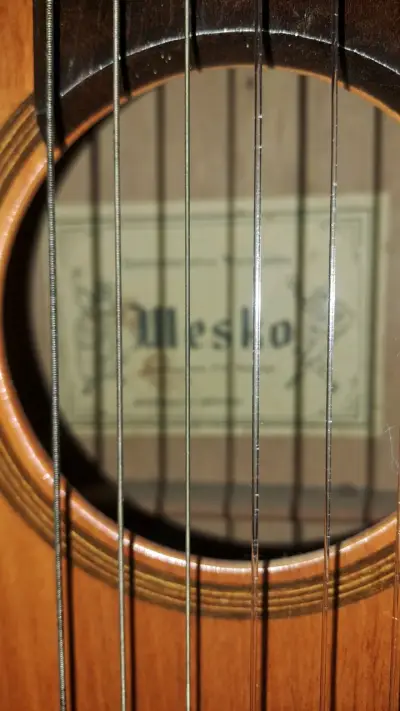 Guitarra acústica clásica - miniatura 2