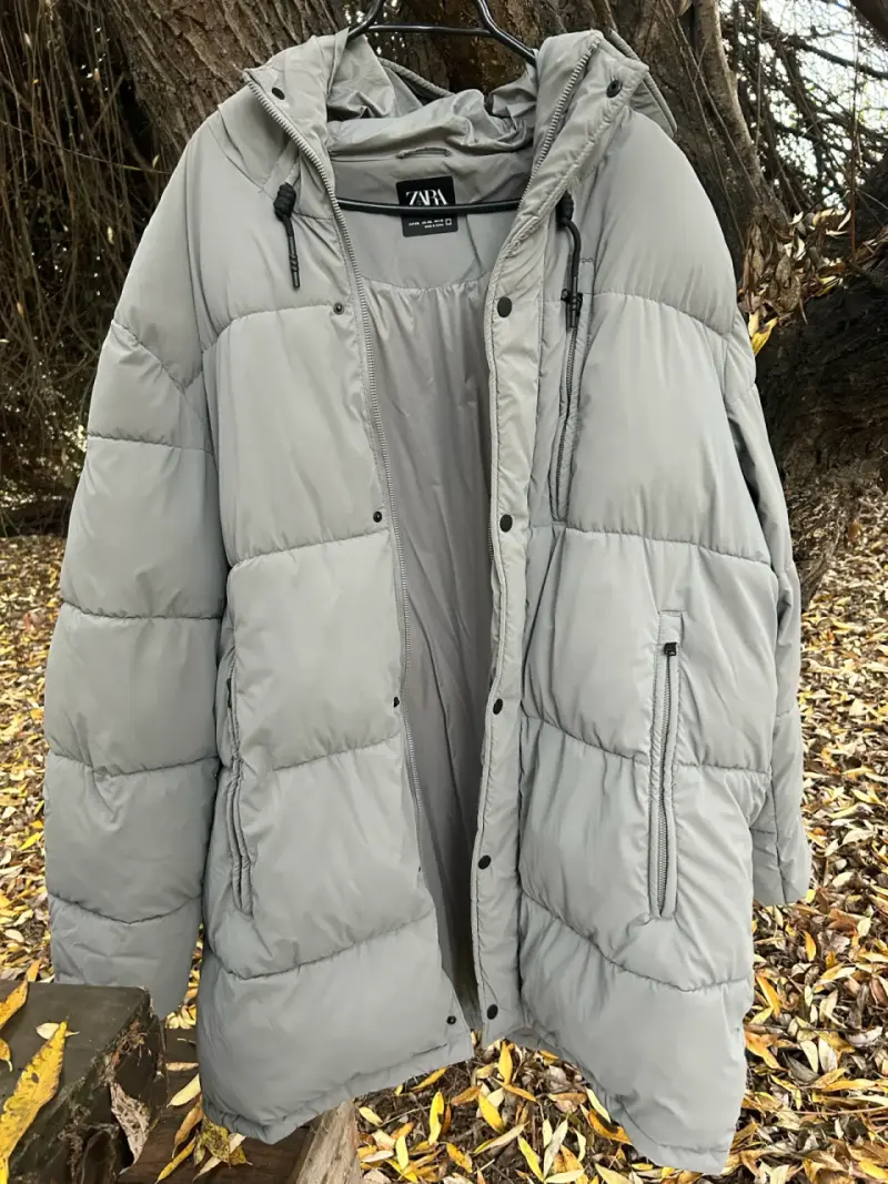 Parca gris Zara con capucha - 1