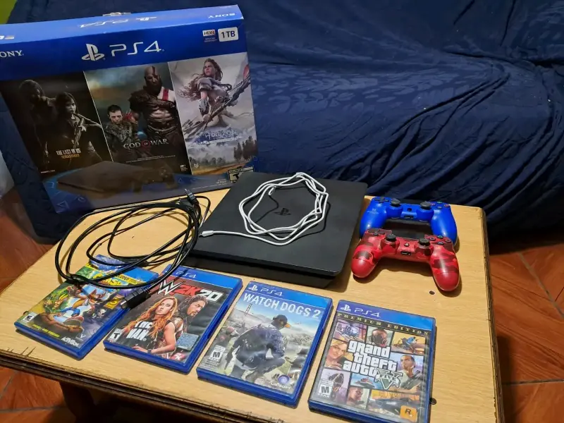 Consola PS4 con 5 juegos y accesorios - 6