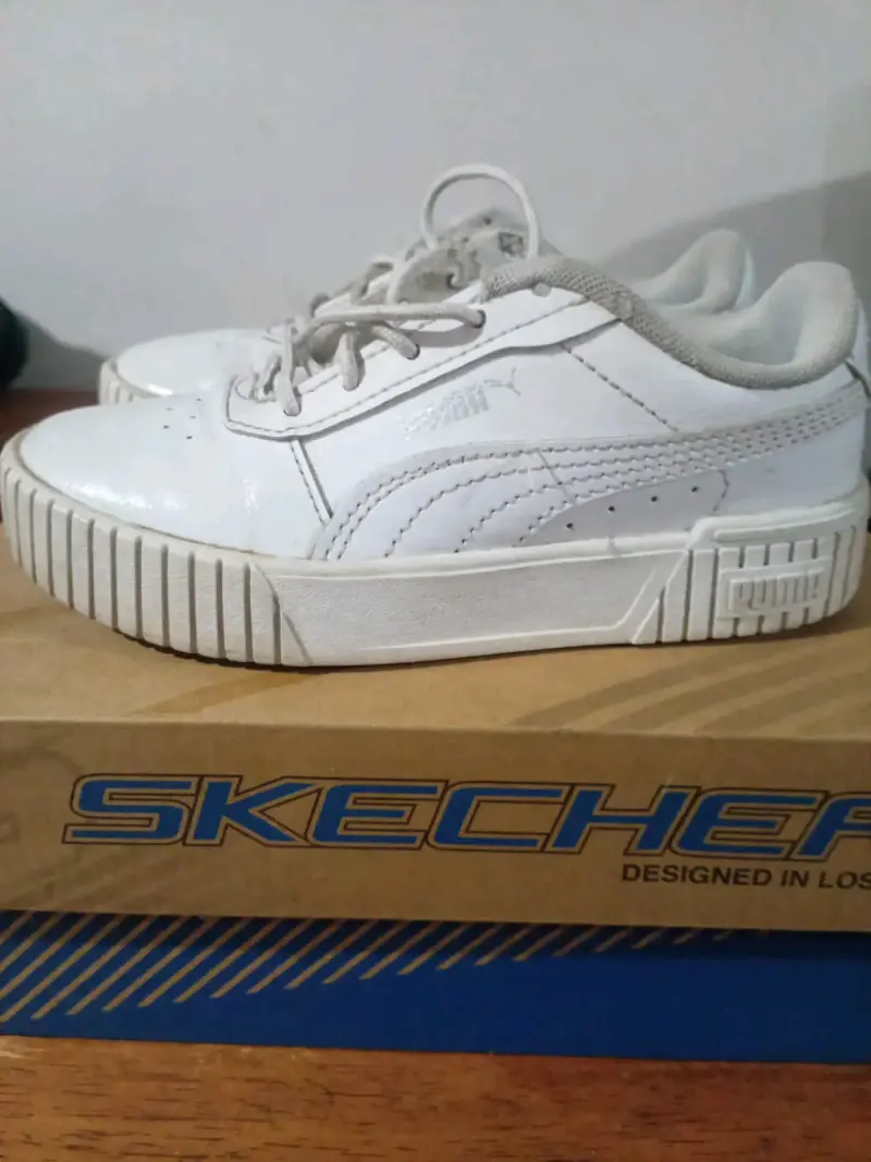 Zapatillas negras Skechers y pumas - 2