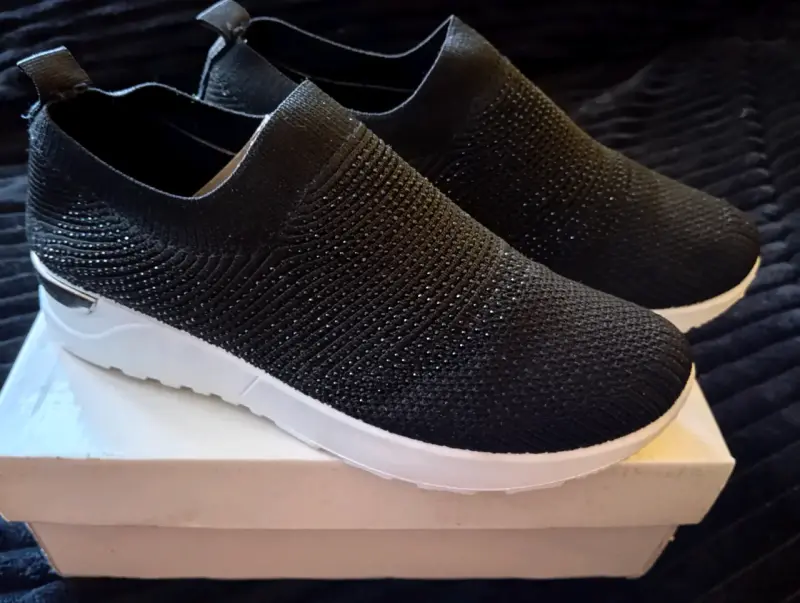 Zapatillas de mujer negras y grises - 2