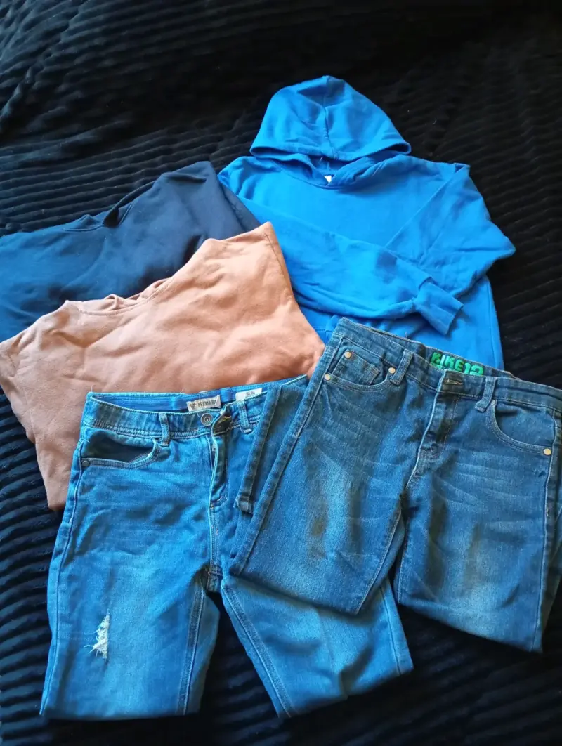 Lote de jeans y polerones de niño - 1