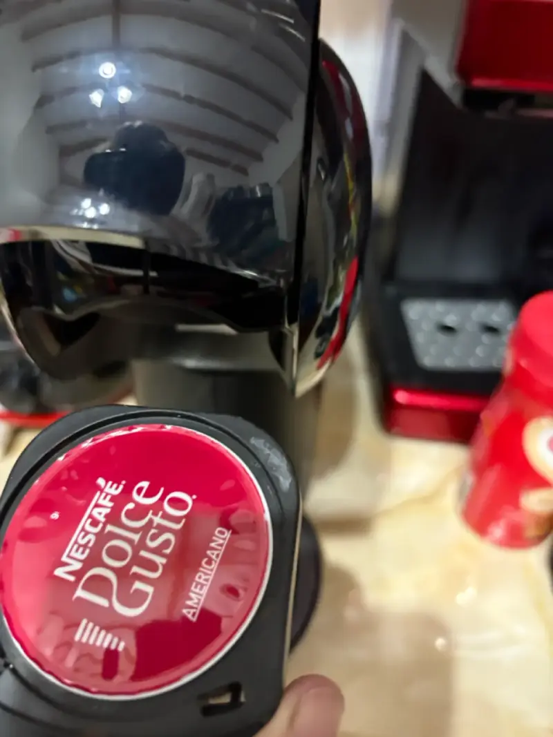 Cafetera Dolce Gusto con cápsula recargable - 3