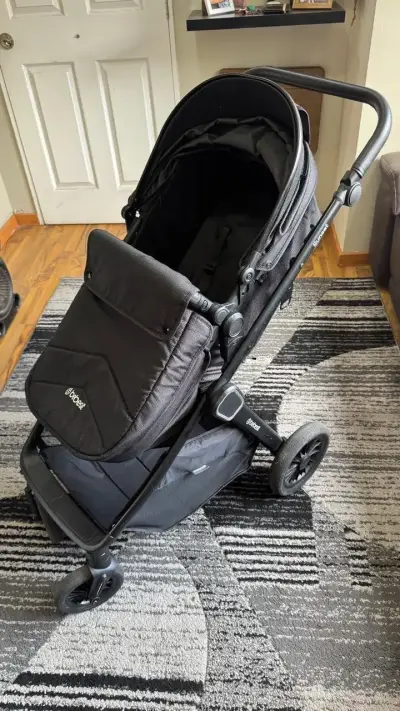 Coche de bebé plegable negro - miniatura 6