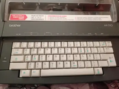Máquina de escribir Brother AX-310 - miniatura 3