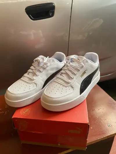 Zapatillas blancas Puma clásicas - miniatura 1