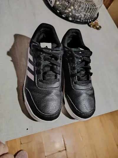 Zapatillas negras Adidas usadas - miniatura 2