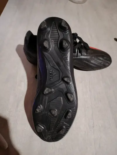 Zapatillas negras Adidas usadas - miniatura 3
