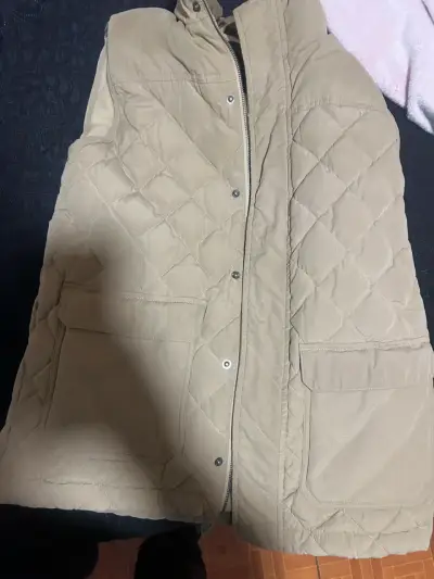 Chaleco acolchado beige - miniatura 1