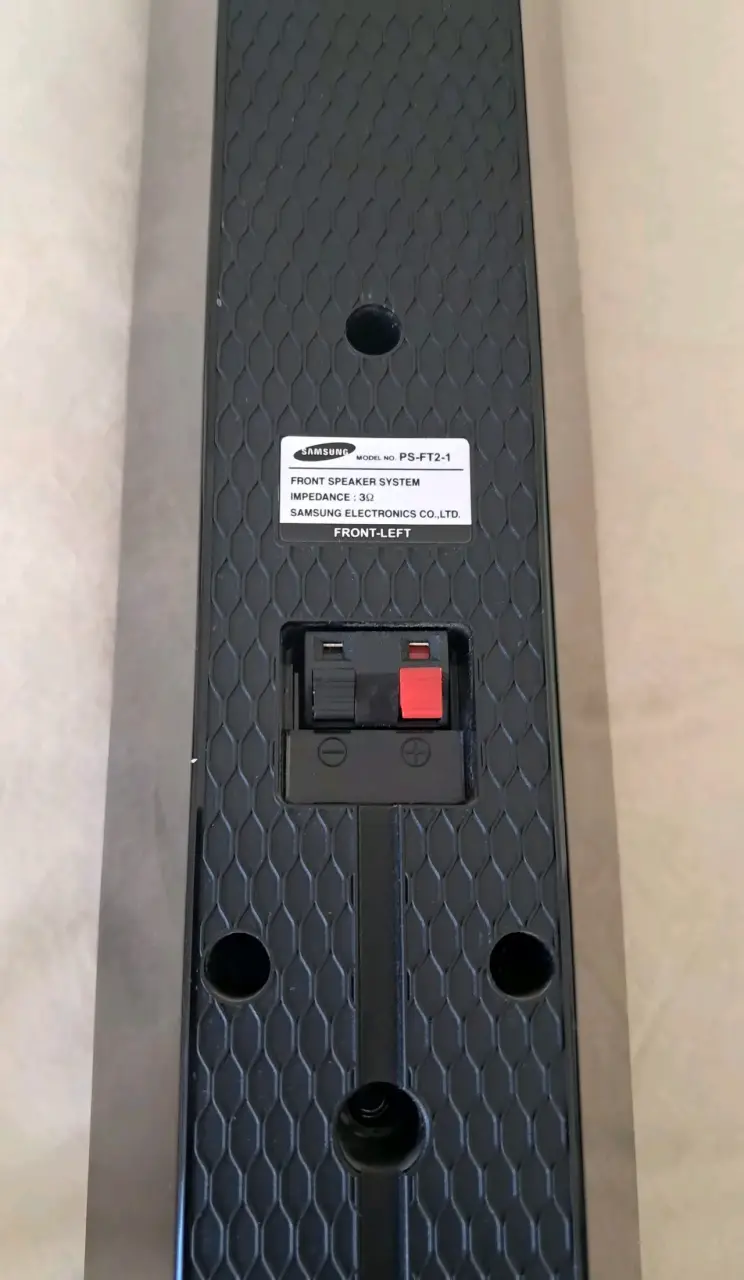 Parlantes Samsung negros - 3