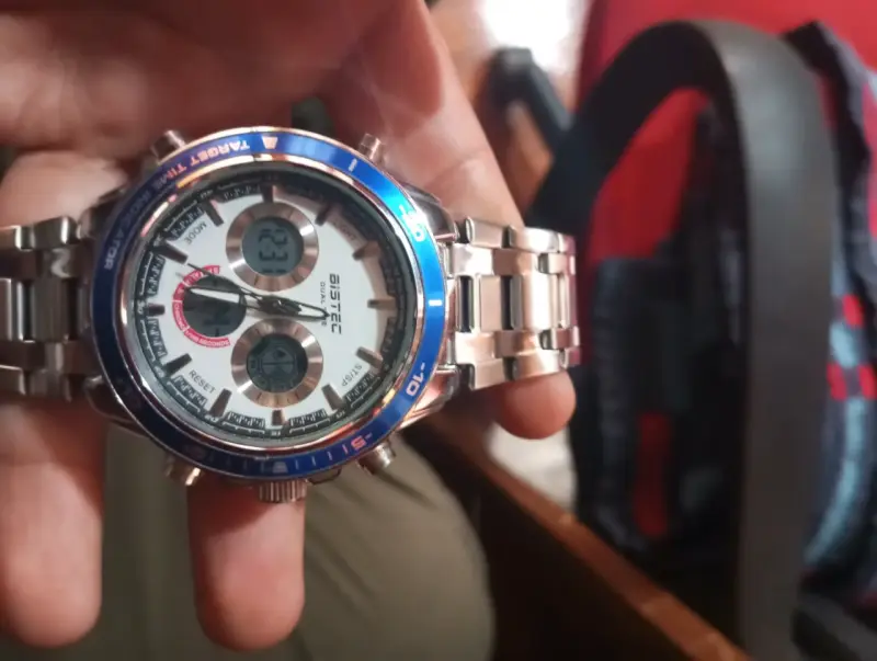 Reloj dual plateado marca bistec usado - 1