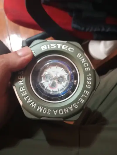 Reloj dual plateado marca bistec usado - miniatura 2