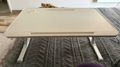 Mesa portátil para cama blanca - miniatura 1