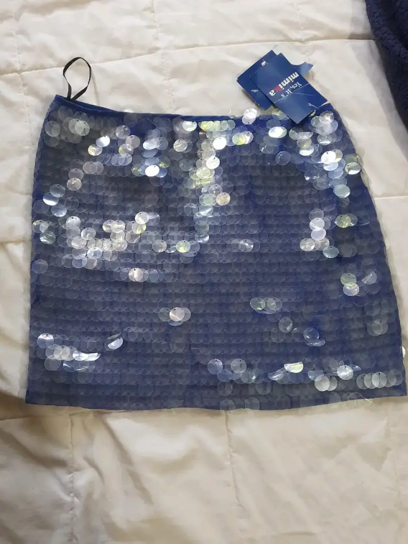 Falda azul con lentejuelas