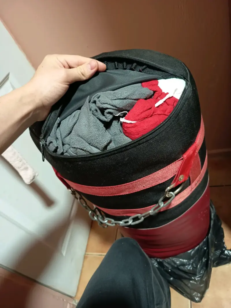 Saco de boxeo rojo y negro - 3