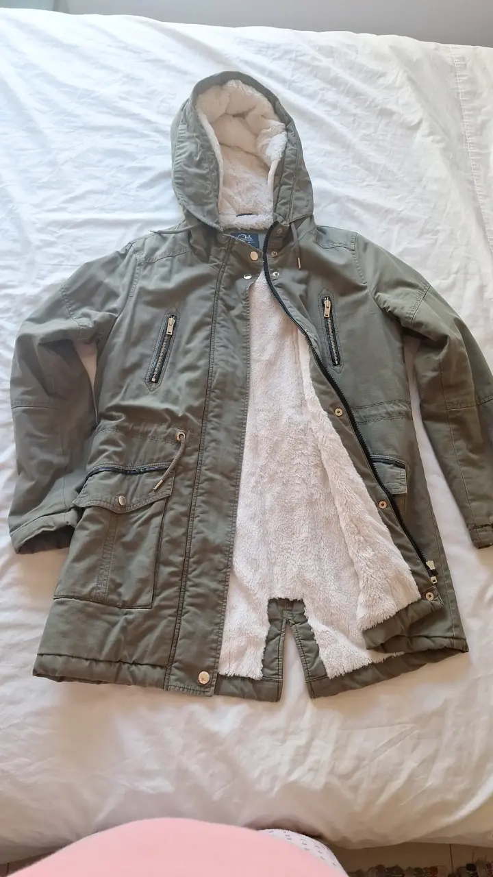 Parka verde con forro peludito - 1