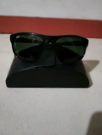 Gafas de sol negras estilo cat-eye - miniatura 3